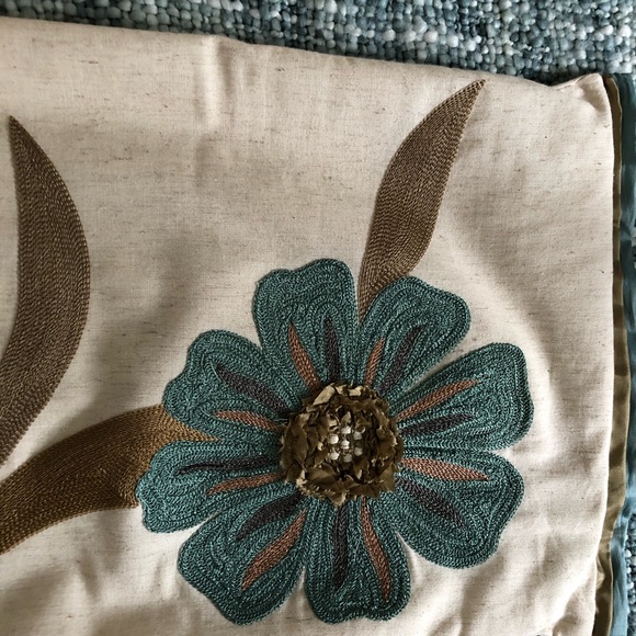Pier 1 Accent Pillows - Picture 3 of 4